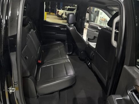 Used 2025 GMC Sierra 1500 SLT AWD/4WD image 35