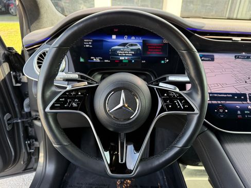 Used 2023 Mercedes-Benz EQS 580 4MATIC SUV image 31