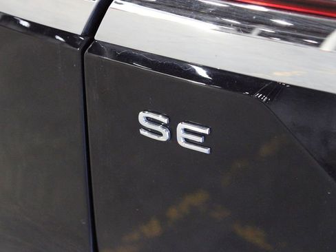 Used 2024 Volkswagen Atlas SE image 46