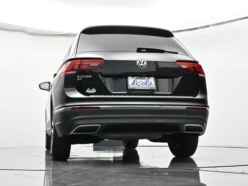 Used 2021 Volkswagen Tiguan SE image 42