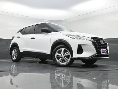 Used 2025 Nissan Kicks Play S FWD image 22