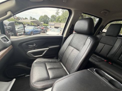 Used 2018 Nissan Titan SL w/ Texas Titan Edition AWD/4WD image 18