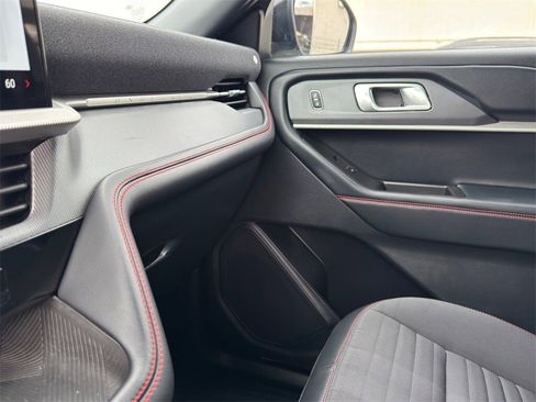 Used 2025 Ford Explorer ST-Line w/ ST-Line Street Pack image 25