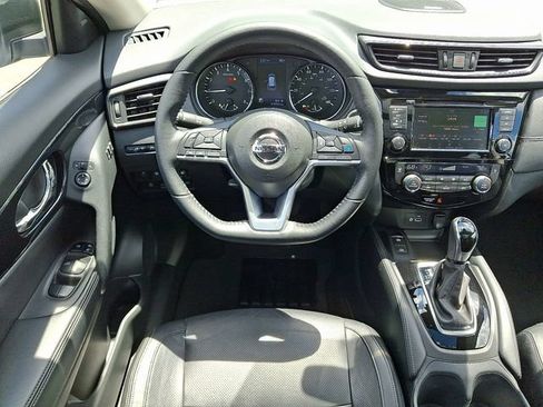 Used 2019 Nissan Rogue SL w/ Premium Package AWD/4WD image 11