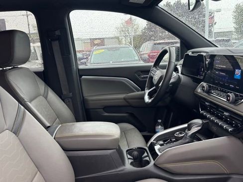 Used 2024 Chevrolet Colorado ZR2 w/ ZR2 Convenience Package III AWD/4WD image 15