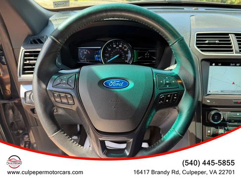 Used 2017 Ford Explorer XLT w/ Equipment Group 202A AWD/4WD image 21