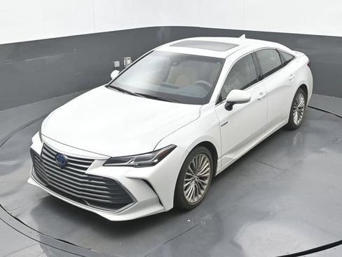 Used 2019 Toyota Avalon Limited w/ Advanced Safety Package FWD image 16