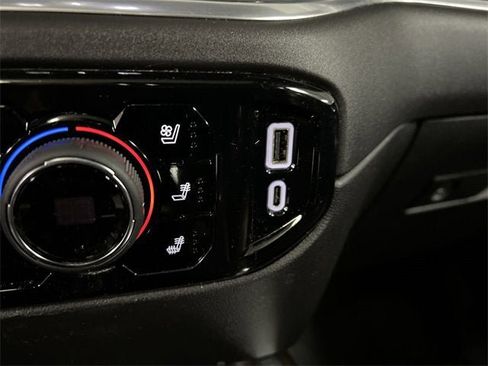 Certified 2025 Chevrolet Silverado 1500 High Country image 36