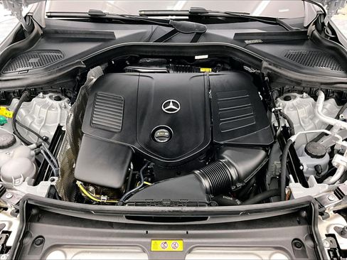Certified 2025 Mercedes-Benz GLC 350e 4MATIC image 9