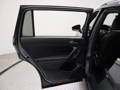 Used 2019 Volkswagen Tiguan SEL Premium R-Line w/ 3rd Row Seat Package AWD/4WD image 21
