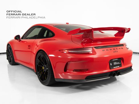 Used 2015 Porsche 911 GT3 RWD image 5