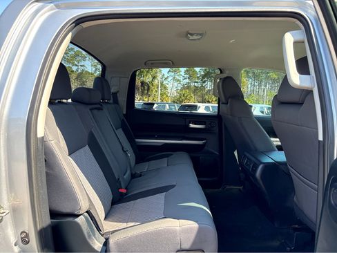 Used 2017 Toyota Tundra SR5 w/ SR5 Upgrade Package image 11