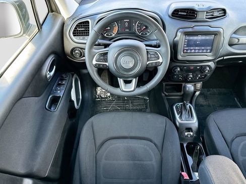 Used 2019 Jeep Renegade Latitude w/ Popular Equipment Group image 20