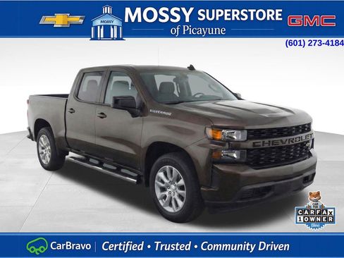 Used 2019 Chevrolet Silverado 1500 Custom w/ Custom Value Package image 2