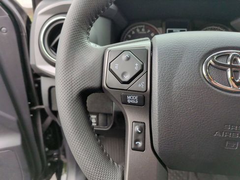 Used 2023 Toyota Tacoma TRD Sport w/ Technology Package AWD/4WD image 17