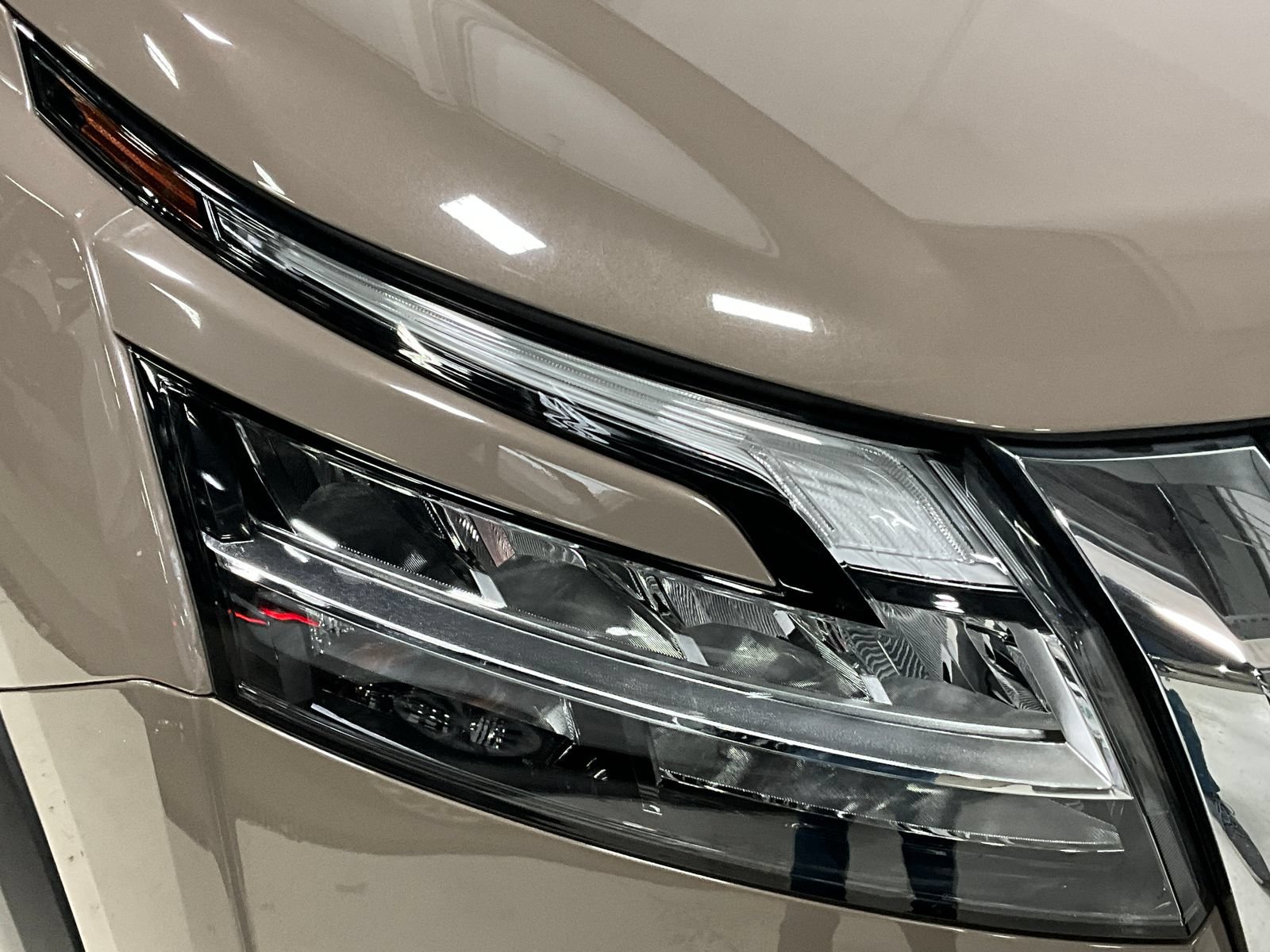 Used 2023 Nissan Pathfinder Platinum AWD/4WD image 28