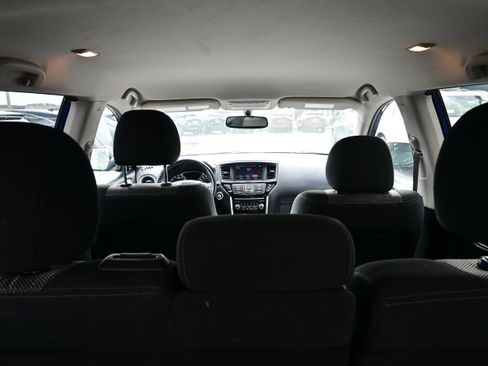 Used 2020 Nissan Pathfinder SV image 15