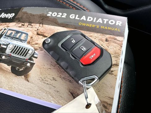 Used 2022 Jeep Gladiator Mojave w/ Auxiliary Switch Group image 15