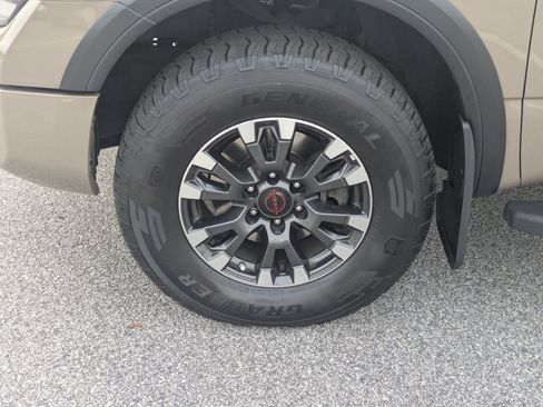 Certified 2023 Nissan Titan PRO-4X w/ Pro-4x Convenience Package AWD/4WD image 11