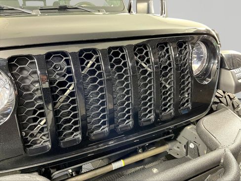 Used 2021 Jeep Gladiator Sport AWD/4WD image 33
