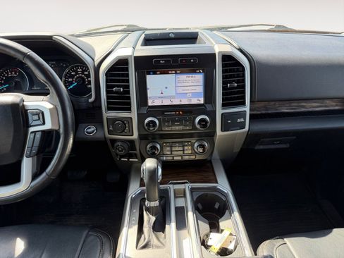 Used 2019 Ford F150 Lariat w/ Equipment Group 502A Luxury AWD/4WD image 11