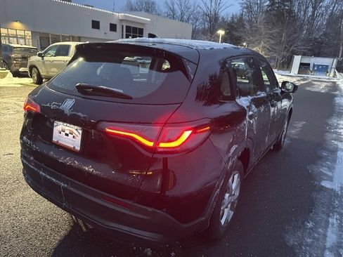 Certified 2023 Honda HR-V LX image 6