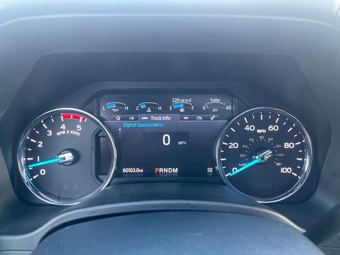 Used 2022 Ford F250 Lariat w/ Tremor Off-Road Package image 40