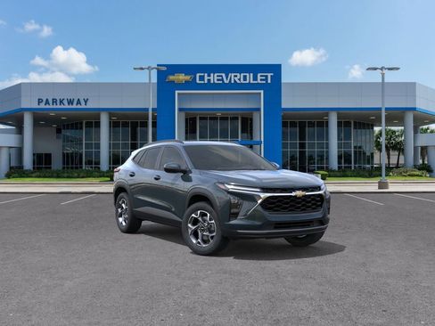 New 2026 Chevrolet Trax LT w/ Sunroof Package FWD image 1