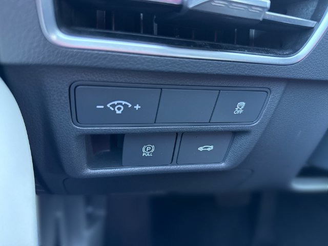 Used 2025 Hyundai Sonata SEL FWD image 18