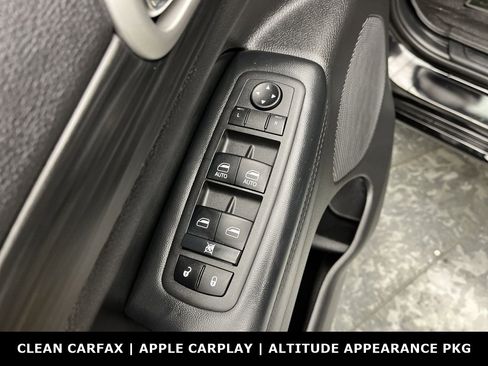 Used 2022 Jeep Grand Cherokee Laredo X AWD/4WD image 9