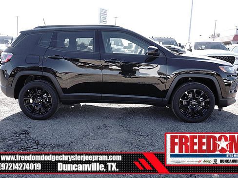 New 2026 Jeep Compass Latitude image 6