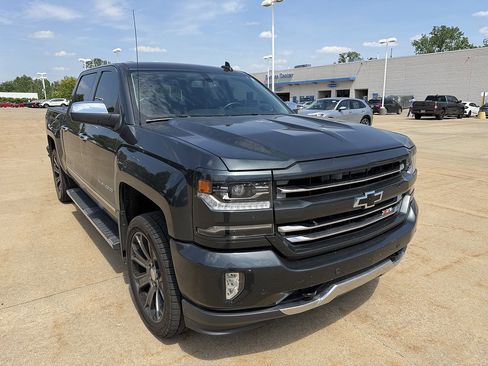 Used 2017 Chevrolet Silverado 1500 LTZ Z71 w/ LTZ Plus Package AWD/4WD image 2