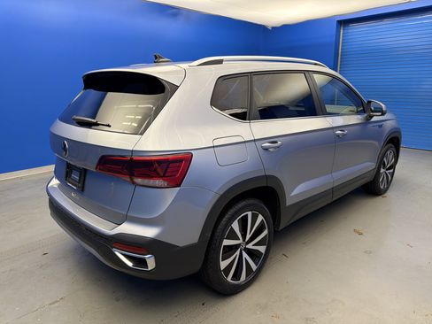 Used 2022 Volkswagen Taos SE image 7