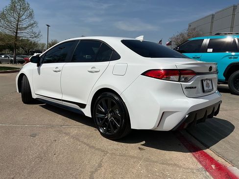 Used 2025 Toyota Corolla SE image 8