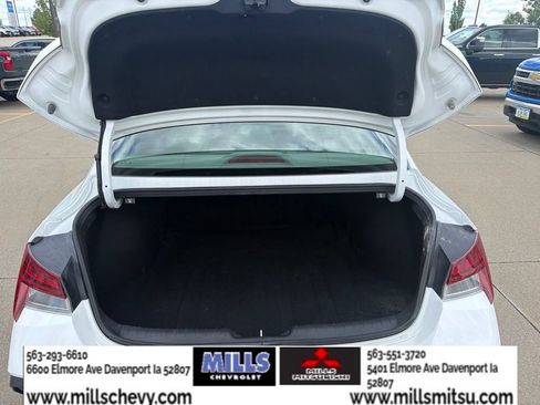 Used 2025 Hyundai Elantra Hybrid FWD image 23
