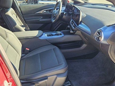 Used 2025 Chevrolet Equinox EV LT w/ Convenience Package image 15