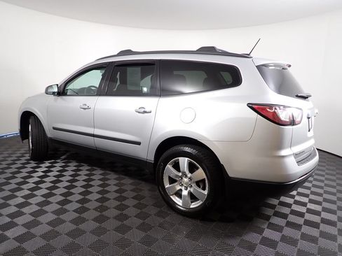 Used 2017 Chevrolet Traverse LS FWD image 11