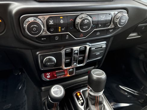 Certified 2022 Jeep Gladiator Mojave w/ LED Lighting Group image 31