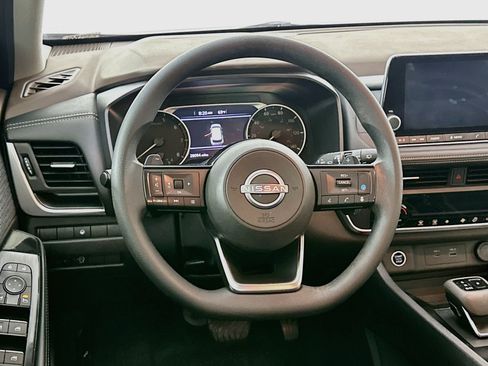 Used 2023 Nissan Rogue SV FWD image 18