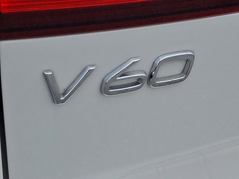 Used 2024 Volvo V60 B5 Cross Country Plus AWD/4WD image 30