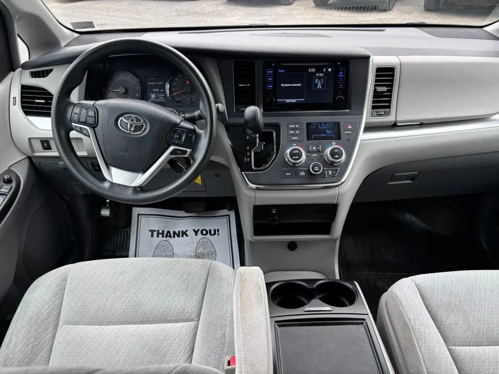 Used 2017 Toyota Sienna LE FWD image 20