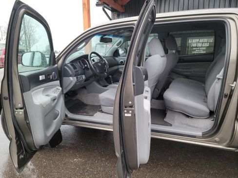 Used 2010 Toyota Tacoma 4x4 Double Cab image 7