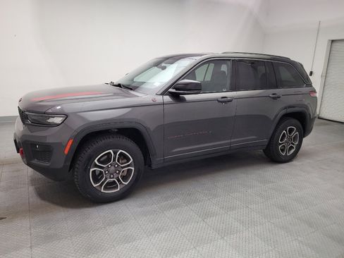 Used 2022 Jeep Grand Cherokee Trailhawk AWD/4WD image 2