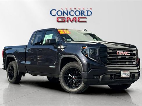 Used 2025 GMC Sierra 1500 Elevation image 1