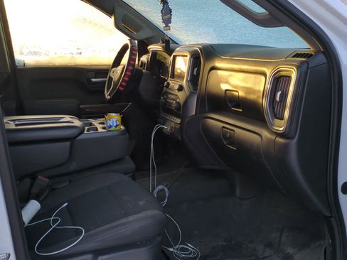 Used 2020 Chevrolet Silverado 1500 RST w/ RST Value Package image 3