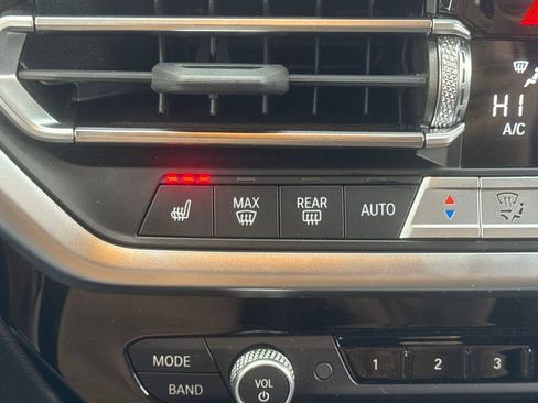 Used 2025 BMW X4 xDrive30i w/ Premium Package image 18