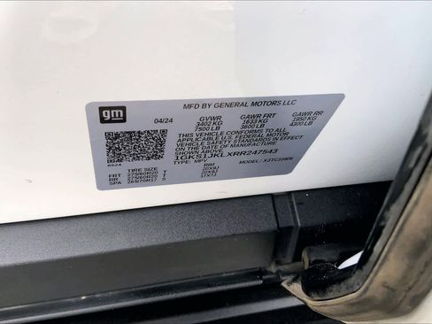 Used 2024 GMC Yukon XL Denali image 33