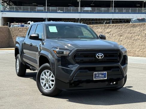 Used 2025 Toyota Tacoma SR RWD image 3