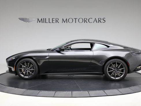 Used 2019 Aston Martin DB11 Coupe image 3