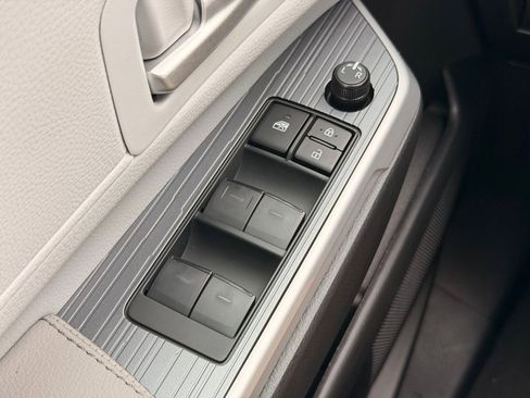 New 2026 Toyota Sienna XLE FWD image 22